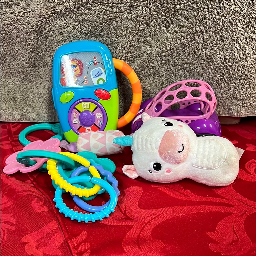 Colorful Kids Toy Set with Plush and Rattle